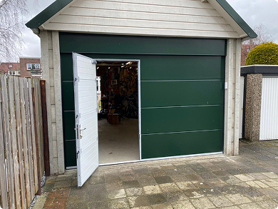 Berger Premium garagedeur met loopdeur