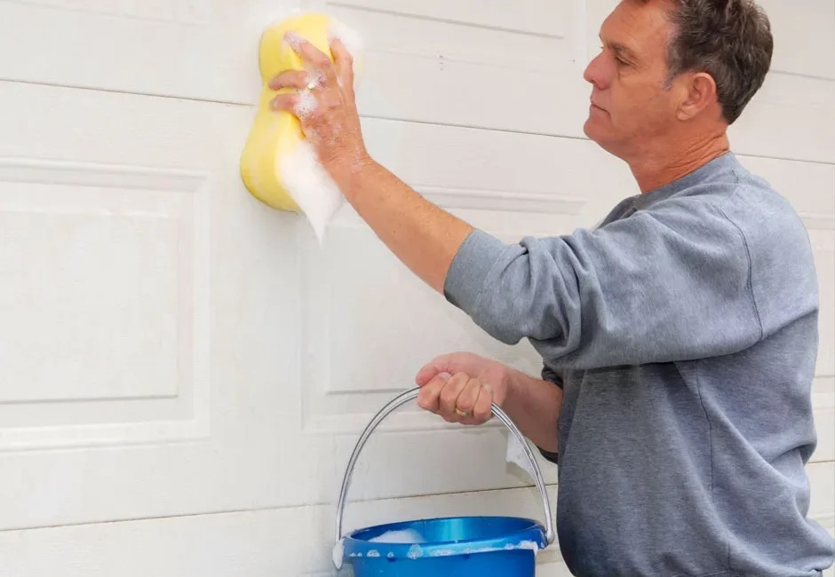 Schoonmaken Berger garagedeur