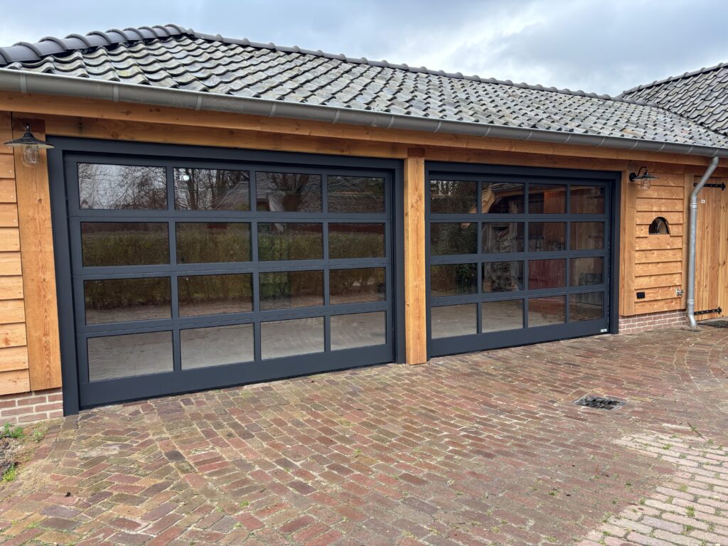 Berger sectionale garagedeur Top-Line met glas